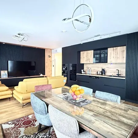 Elegancy, Technology And Private Garden In Downtown 布拉迪斯拉发