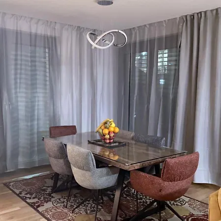Elegancy, Technology And Private Garden In Downtown 布拉迪斯拉发