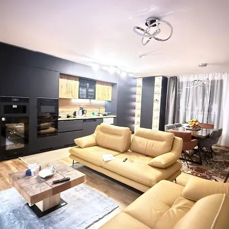 Elegancy, Technology And Private Garden In Downtown * 布拉迪斯拉发