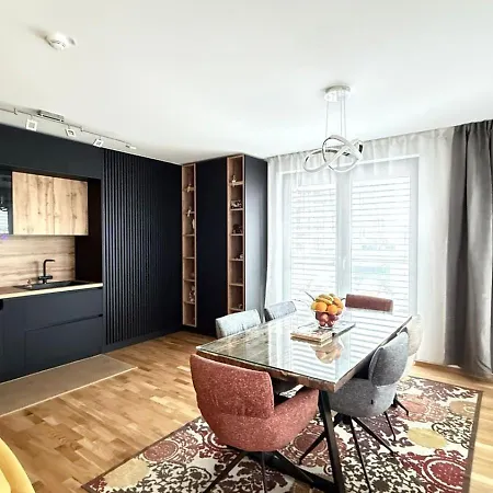Elegancy, Technology And Private Garden In Downtown Apartment Bratislava