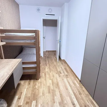 Elegancy, Technology And Private Garden In Downtown 公寓